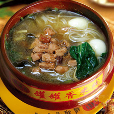 香菇鸡丁米线1_副本