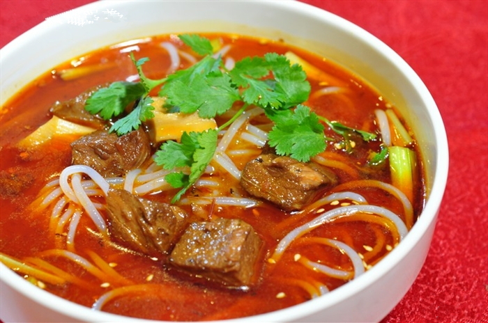 红烧牛肉米线_副本