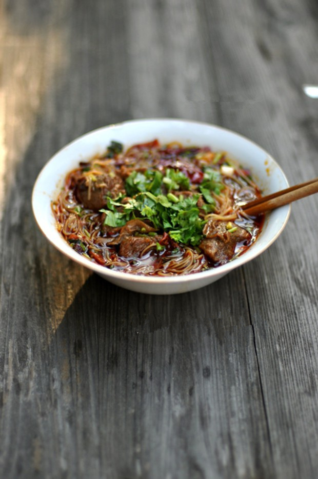 香辣牛肉米线_副本