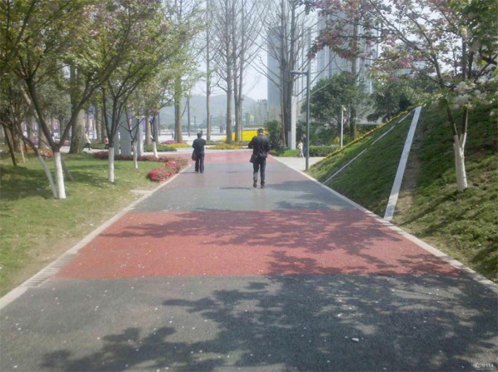 0618163239072484_2592_1936_